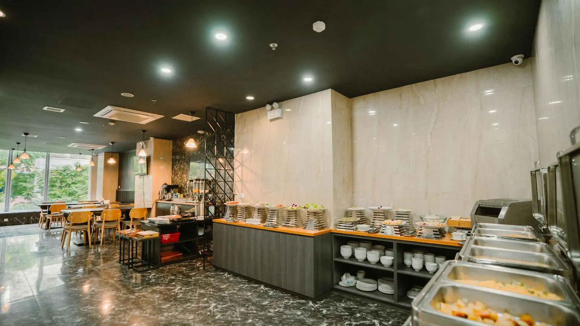 Hermes Hotel Nha Trang 4*,